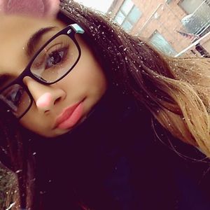 Meet your Posher, Gloria